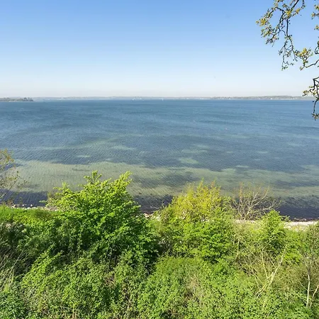 Semesterbostad Fjordhuset *